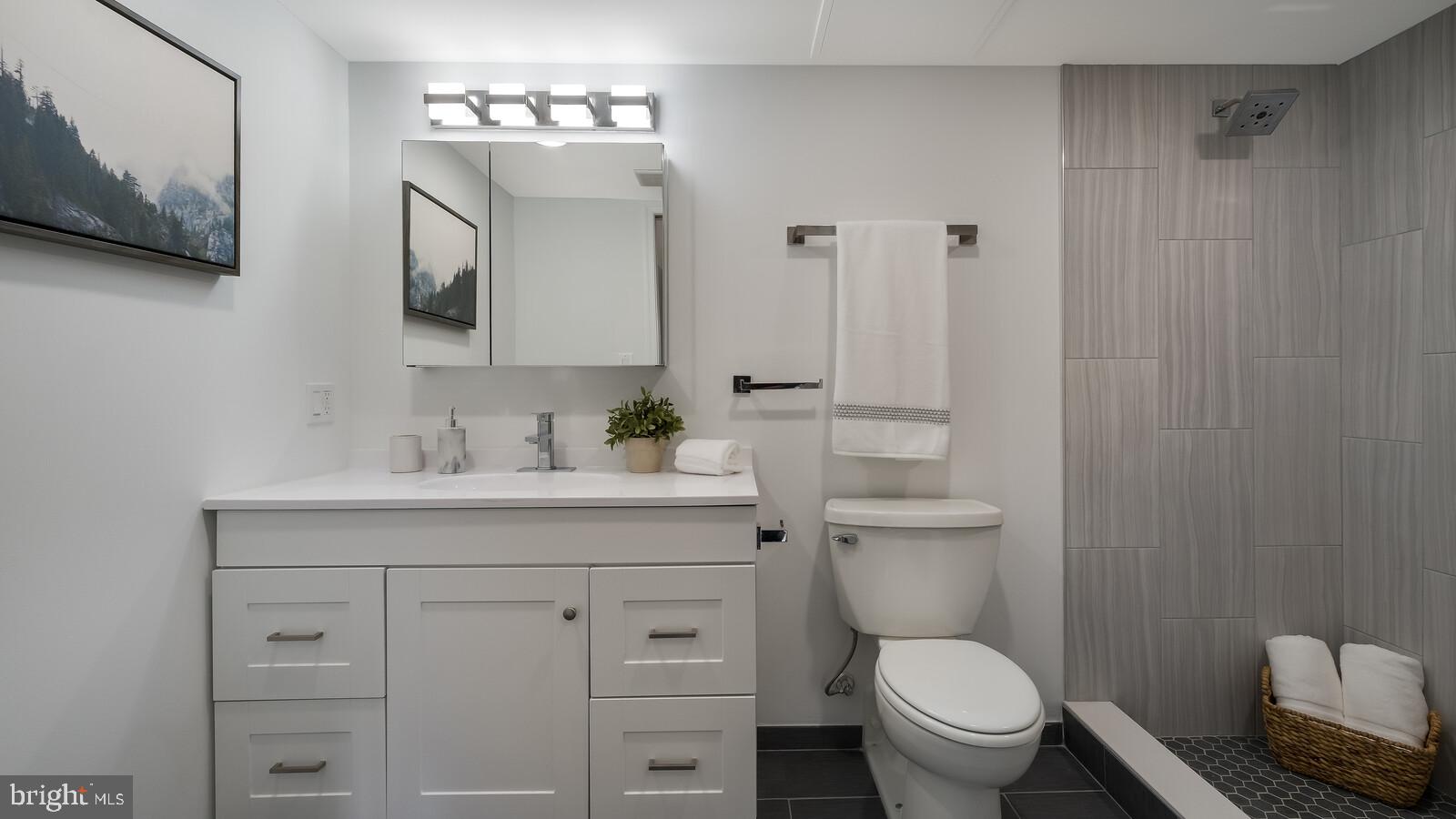 LOGAN SQUARE - Residential Lease