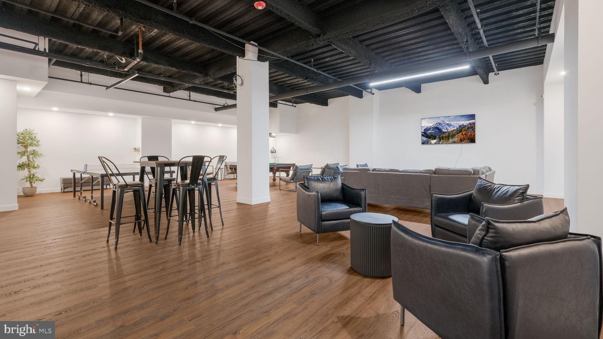 LOGAN SQUARE - Residential Lease