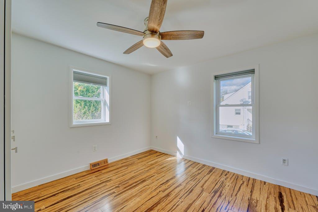 LOVETTSVILLE - Residential