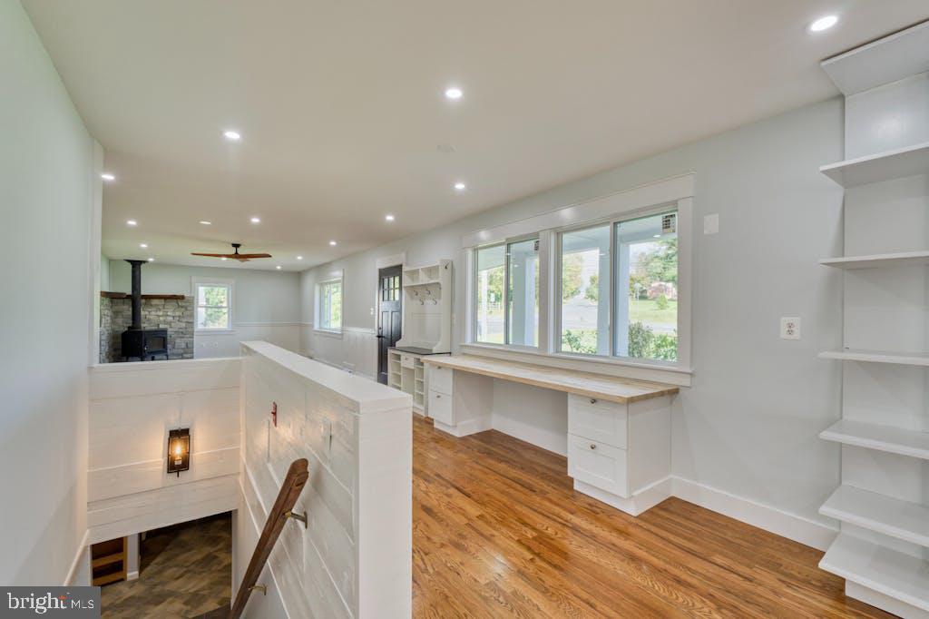 LOVETTSVILLE - Residential