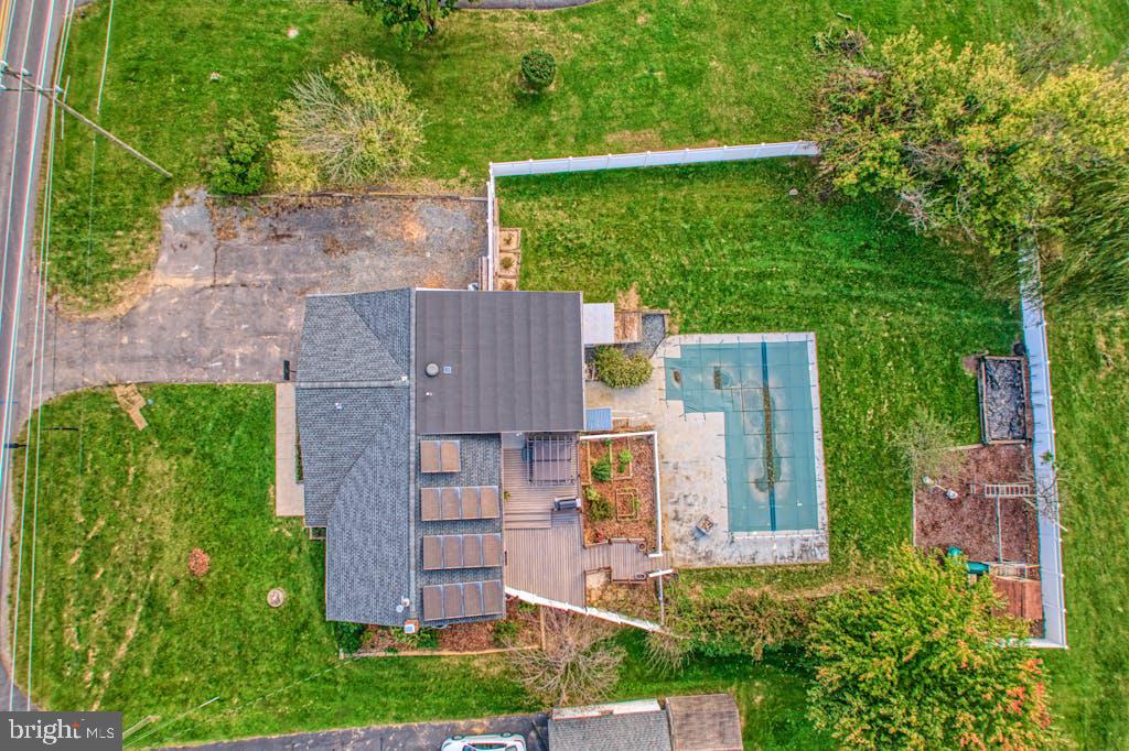 LOVETTSVILLE - Residential