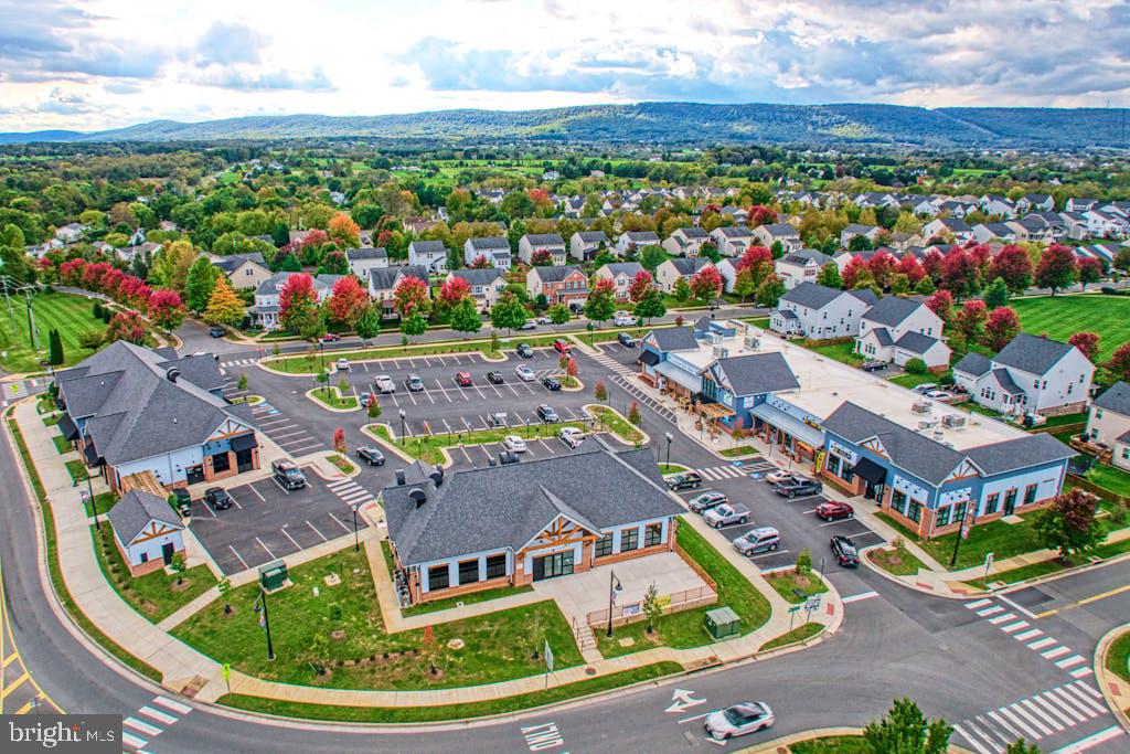 LOVETTSVILLE - Residential