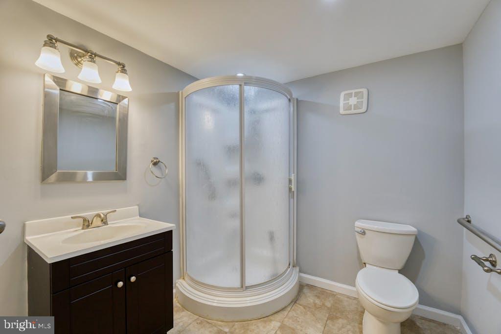 LOVETTSVILLE - Residential