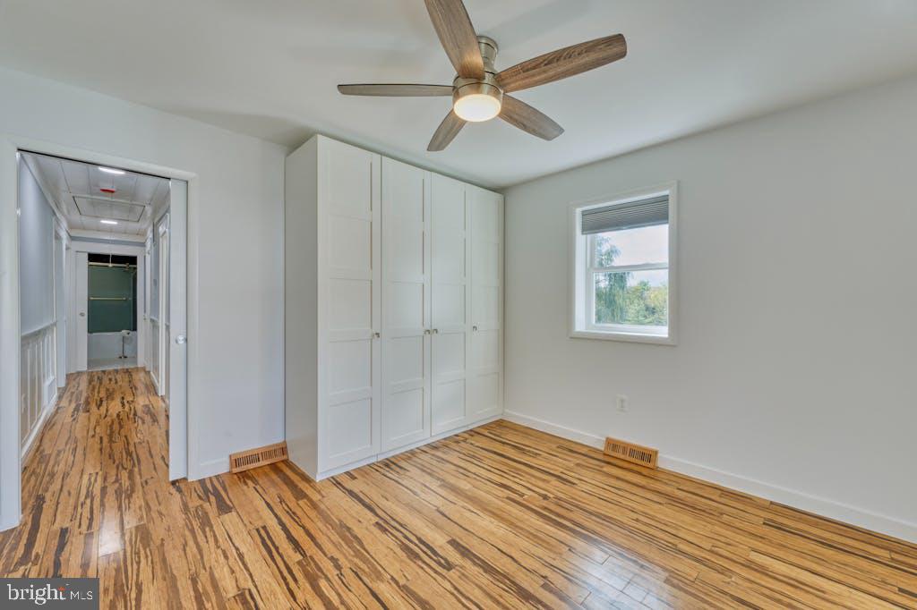 LOVETTSVILLE - Residential