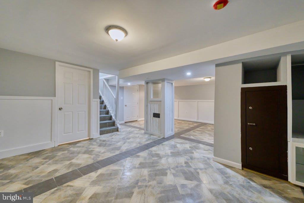 LOVETTSVILLE - Residential