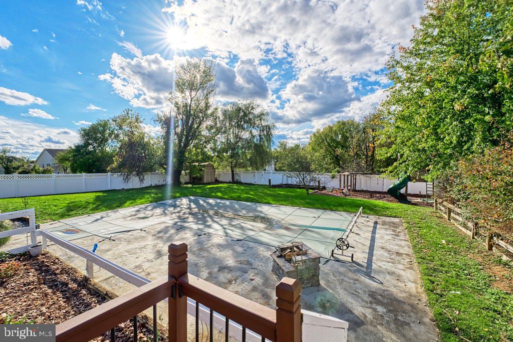 LOVETTSVILLE - Residential