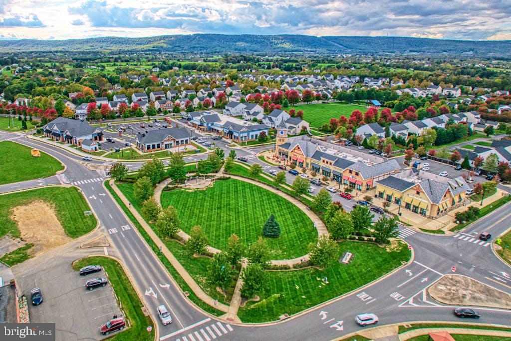 LOVETTSVILLE - Residential