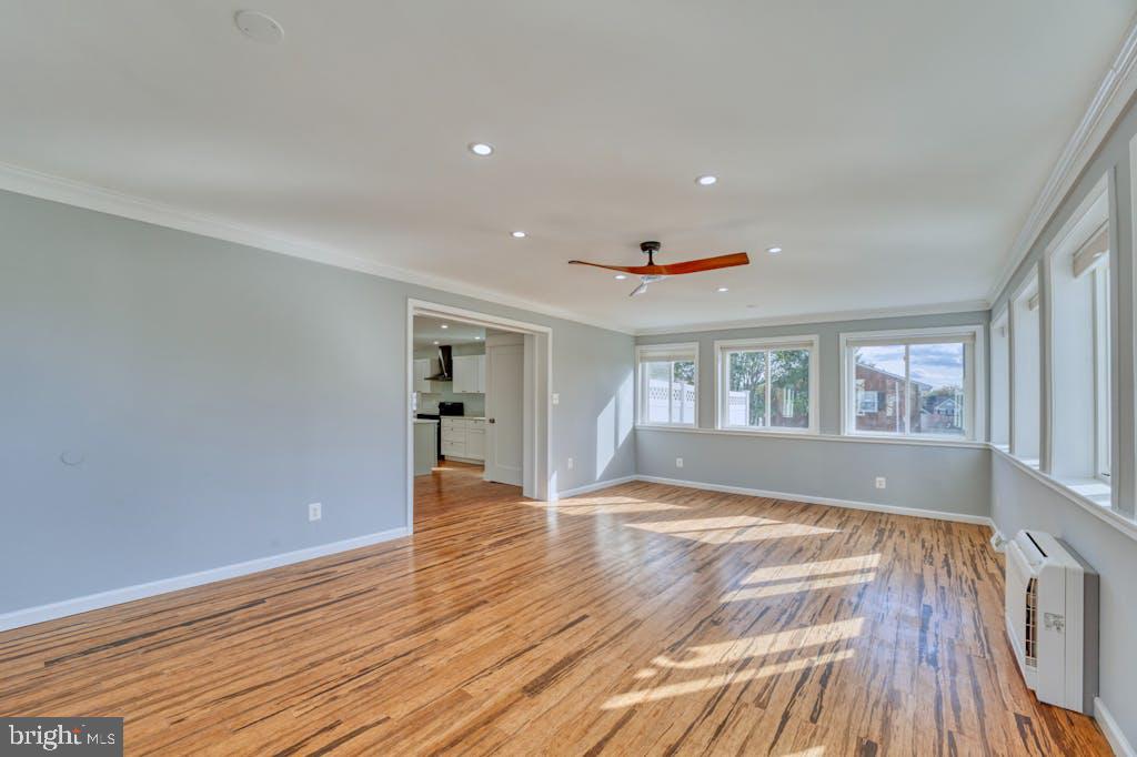 LOVETTSVILLE - Residential