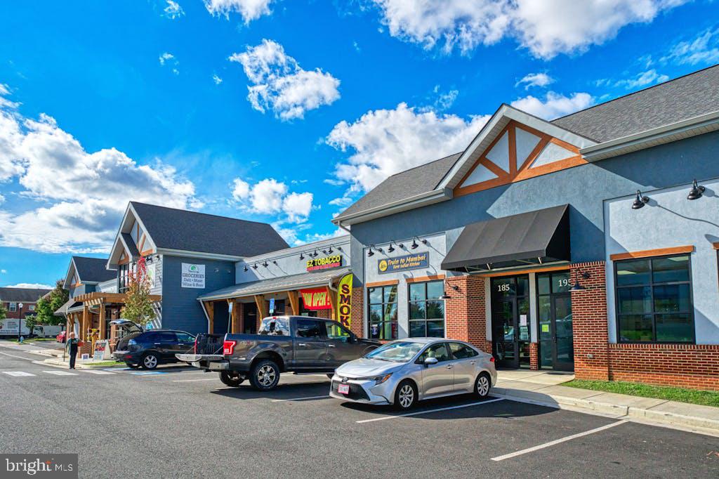 LOVETTSVILLE - Residential