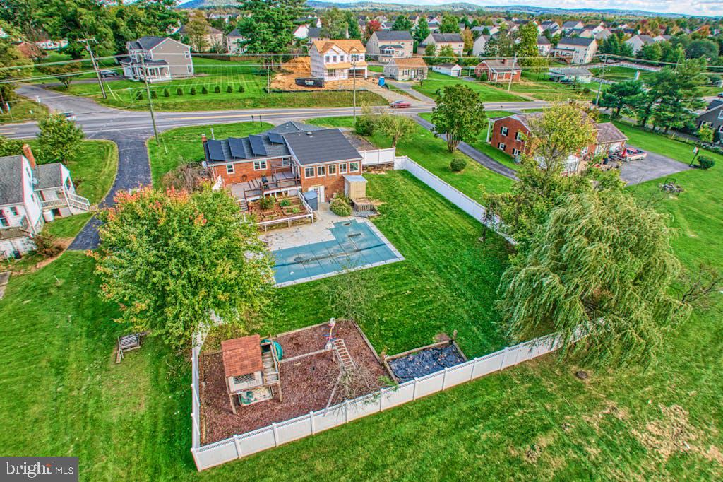 LOVETTSVILLE - Residential