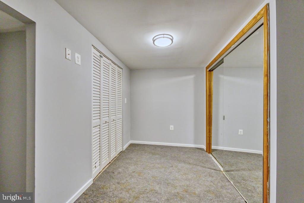 LOVETTSVILLE - Residential