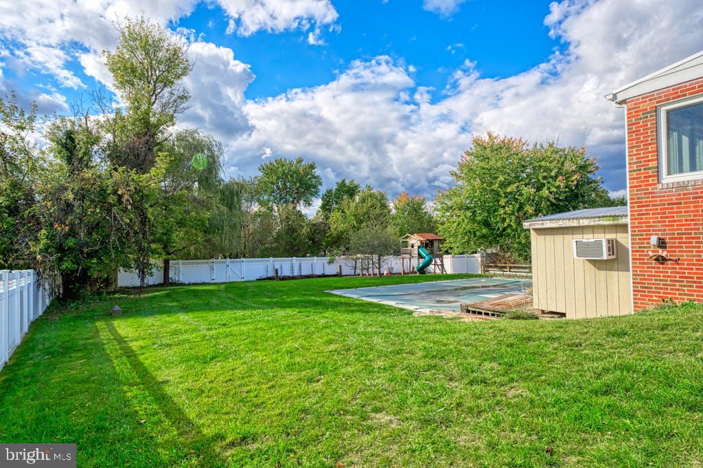 LOVETTSVILLE - Residential