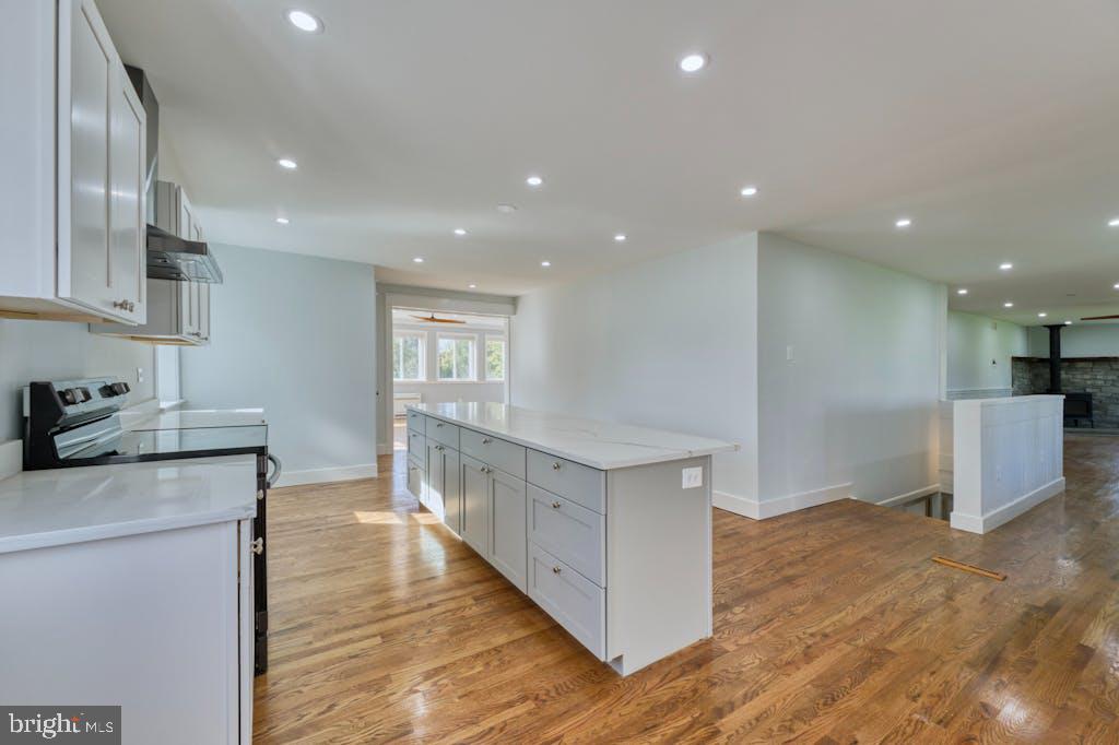 LOVETTSVILLE - Residential