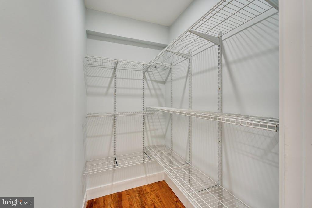 LOVETTSVILLE - Residential