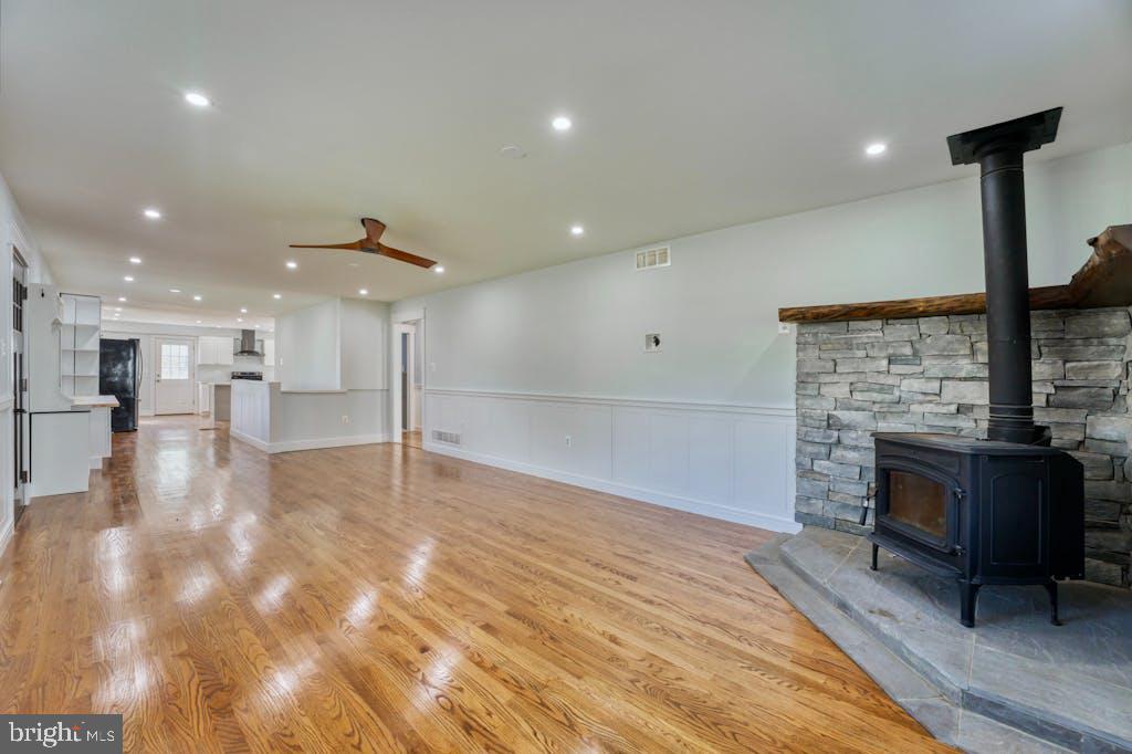 LOVETTSVILLE - Residential