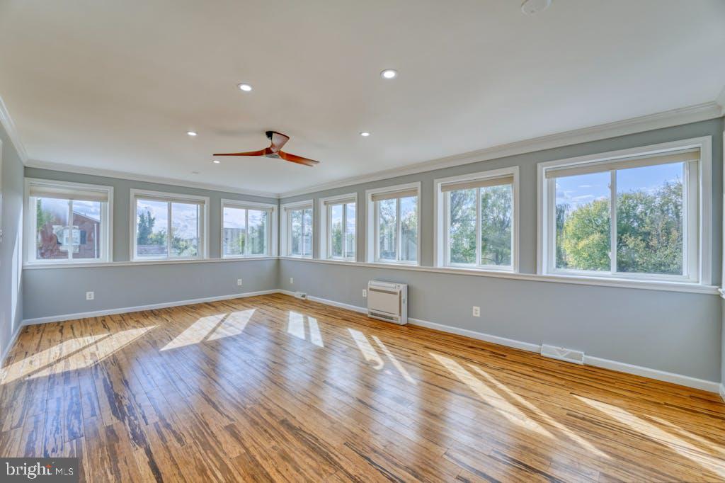 LOVETTSVILLE - Residential