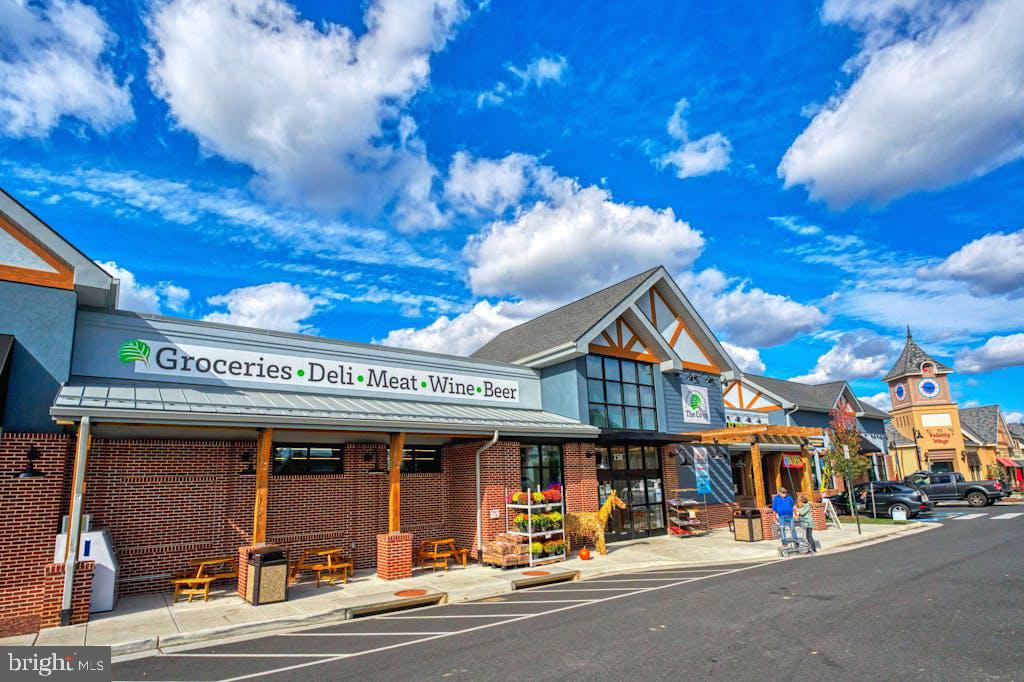 LOVETTSVILLE - Residential