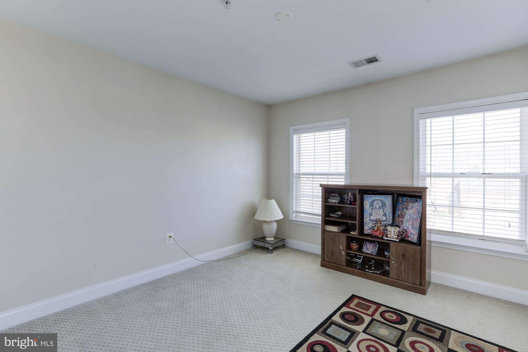 WILSHIRE-PLAT FIVE> - Residential