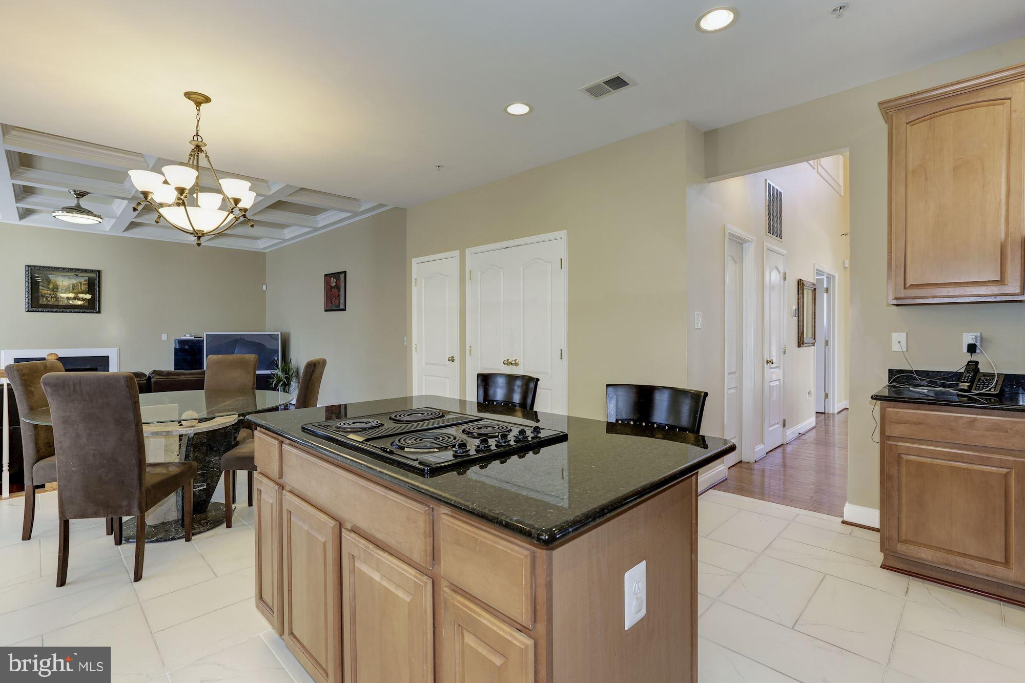 WILSHIRE-PLAT FIVE> - Residential