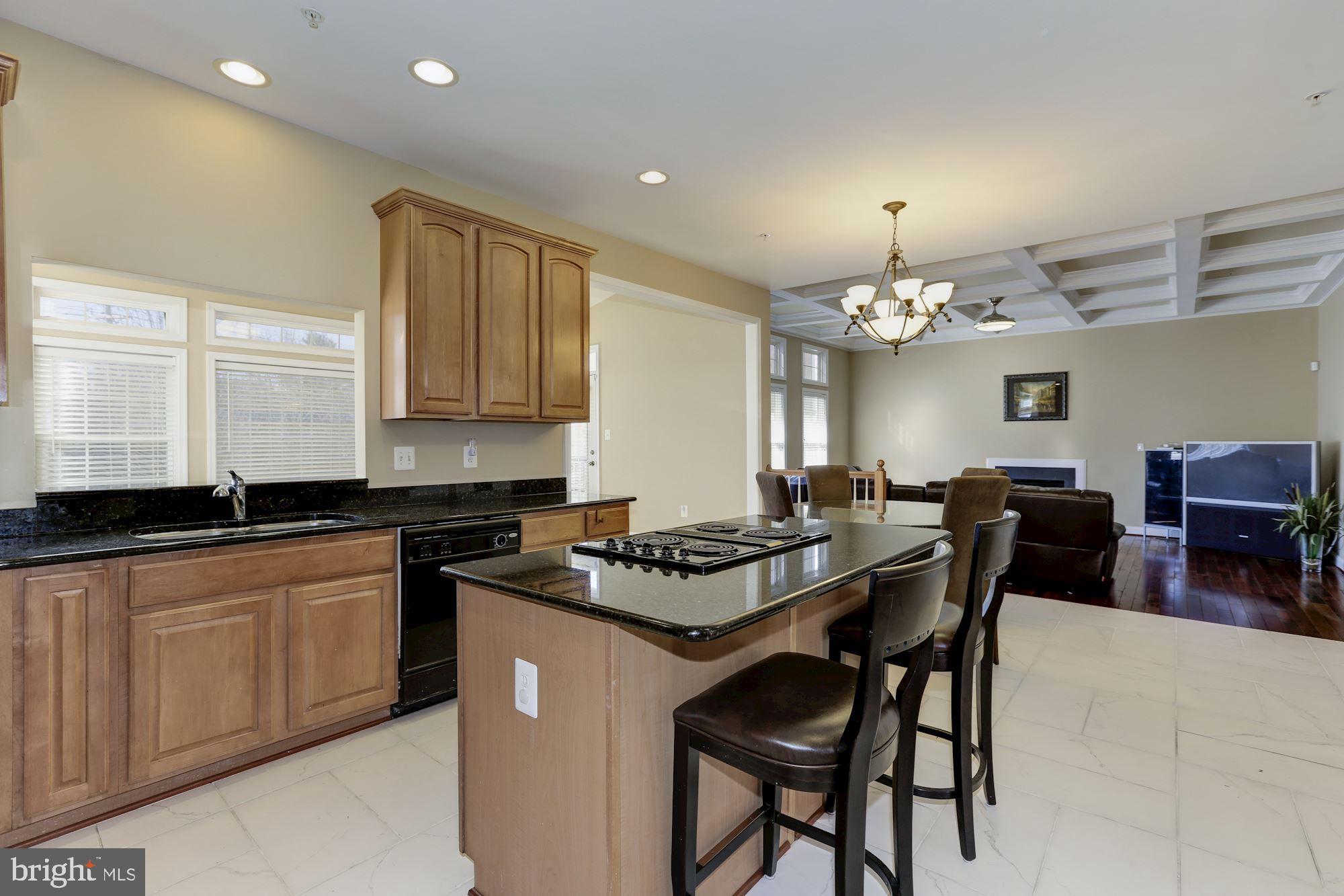 WILSHIRE-PLAT FIVE> - Residential