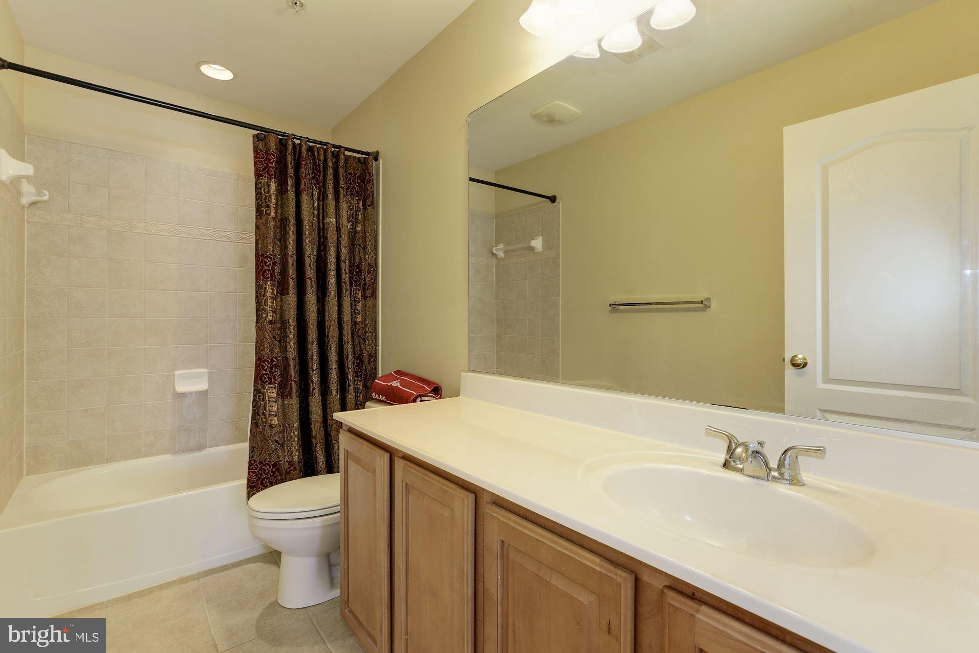 WILSHIRE-PLAT FIVE> - Residential