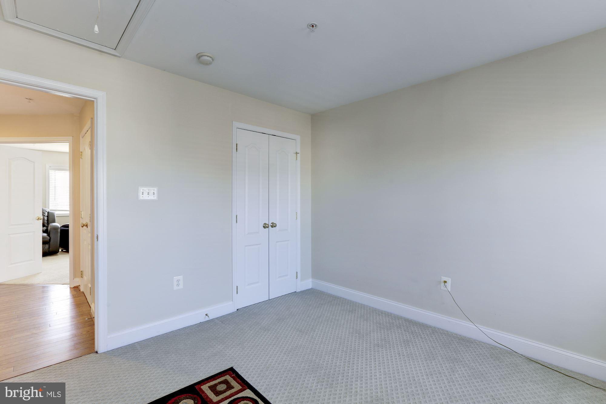 WILSHIRE-PLAT FIVE> - Residential