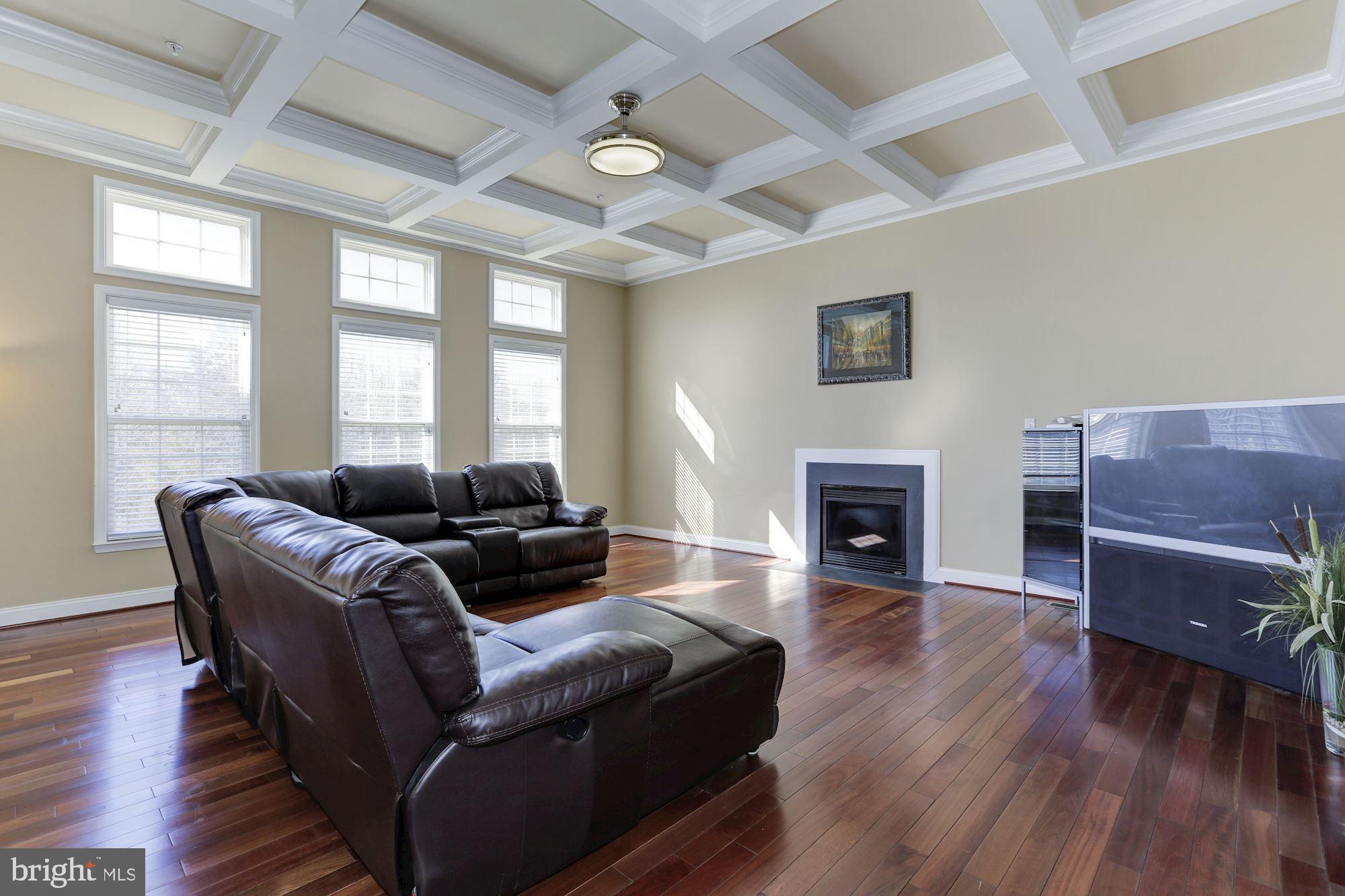 WILSHIRE-PLAT FIVE> - Residential