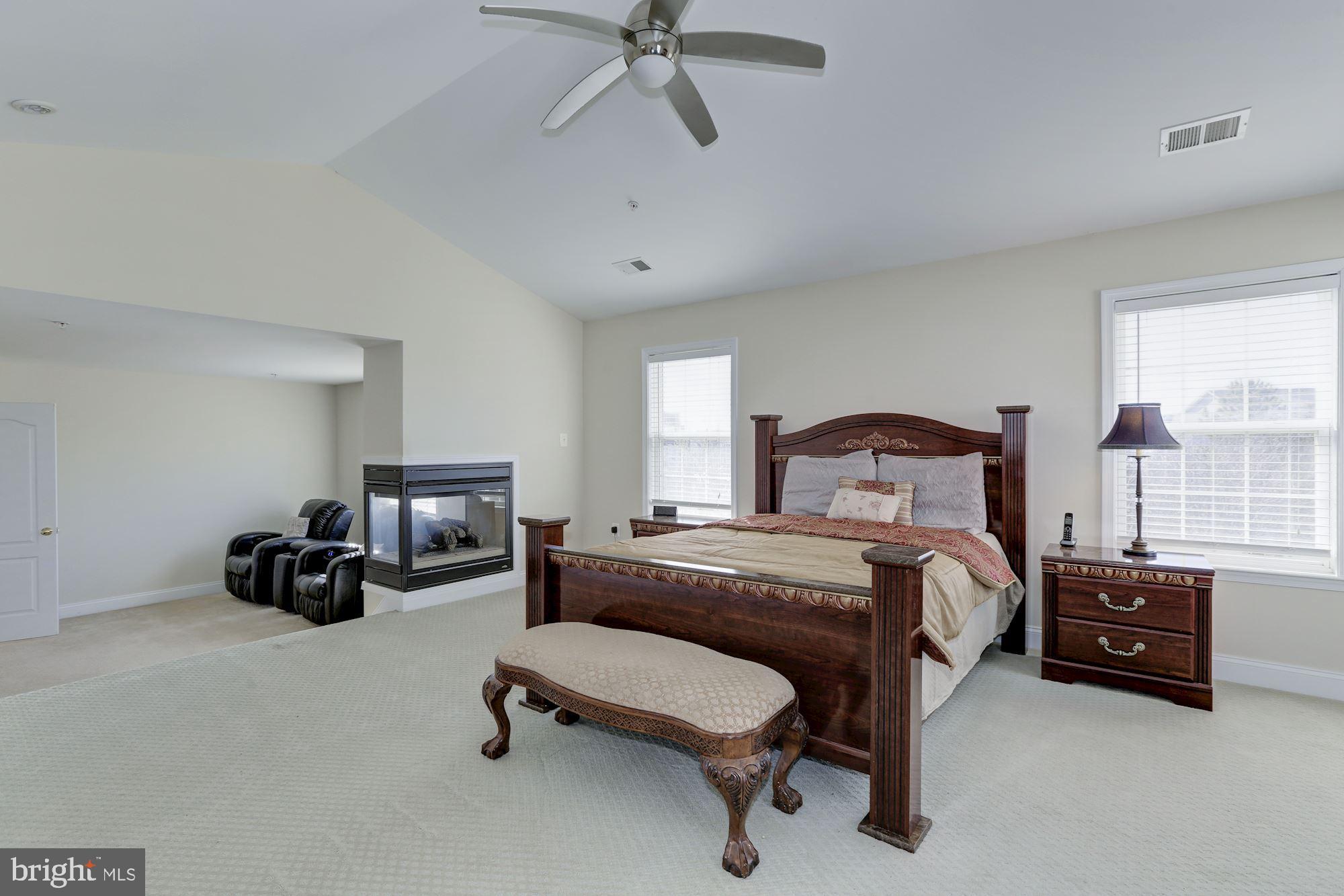 WILSHIRE-PLAT FIVE> - Residential