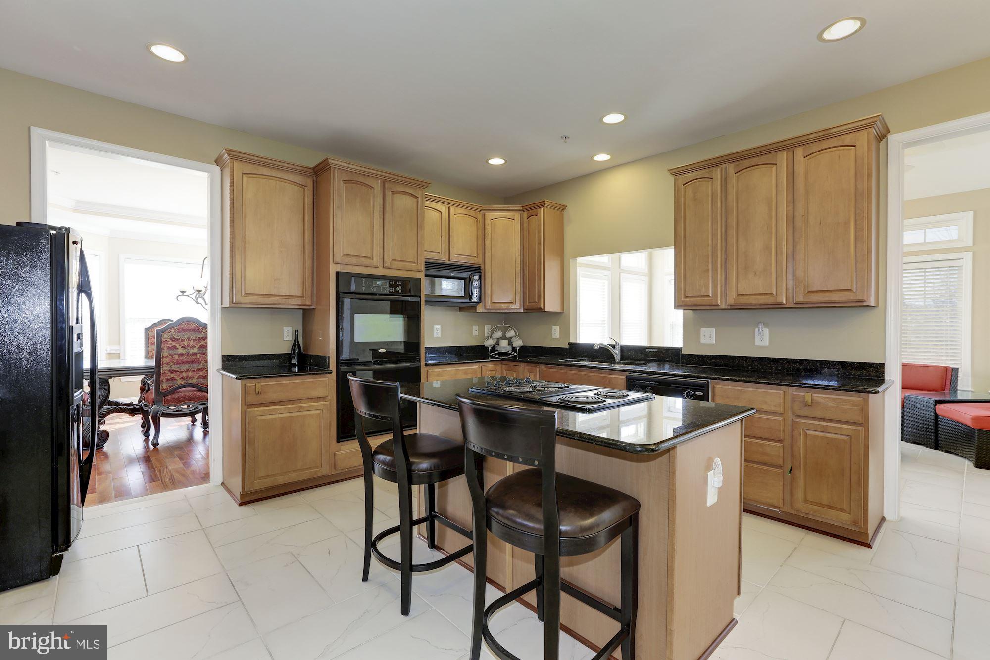 WILSHIRE-PLAT FIVE> - Residential