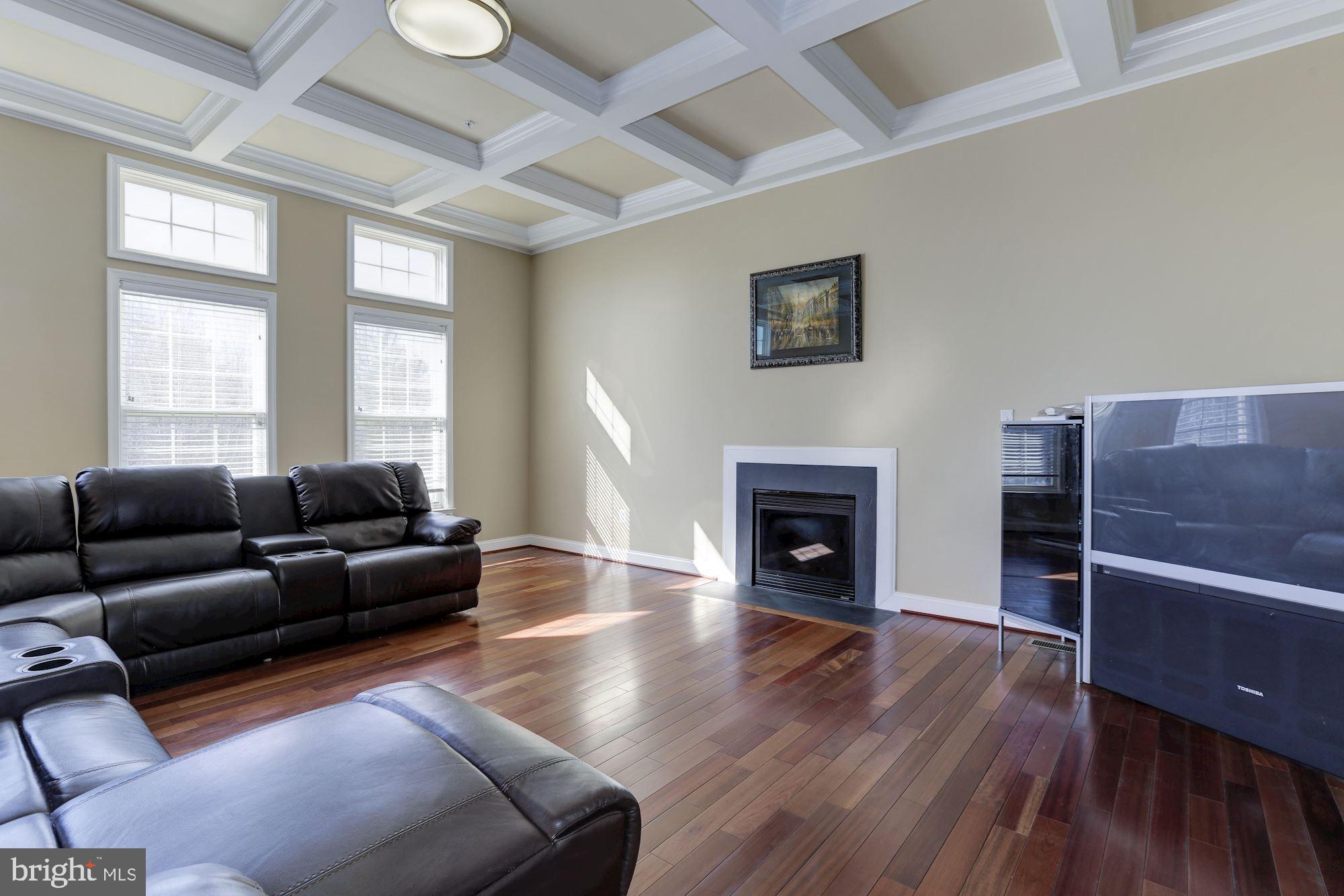 WILSHIRE-PLAT FIVE> - Residential