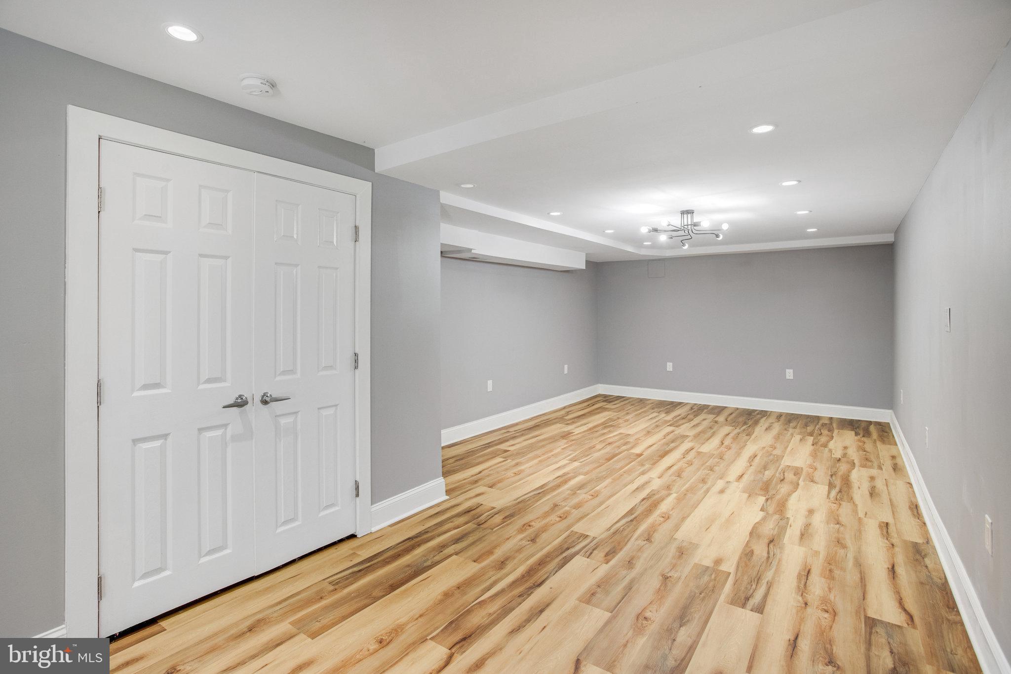 PARK RIDGE - Residential Lease