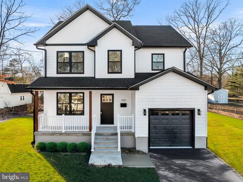 104 E CLEARVIEW AVENUE PINE HILL NJ 08021