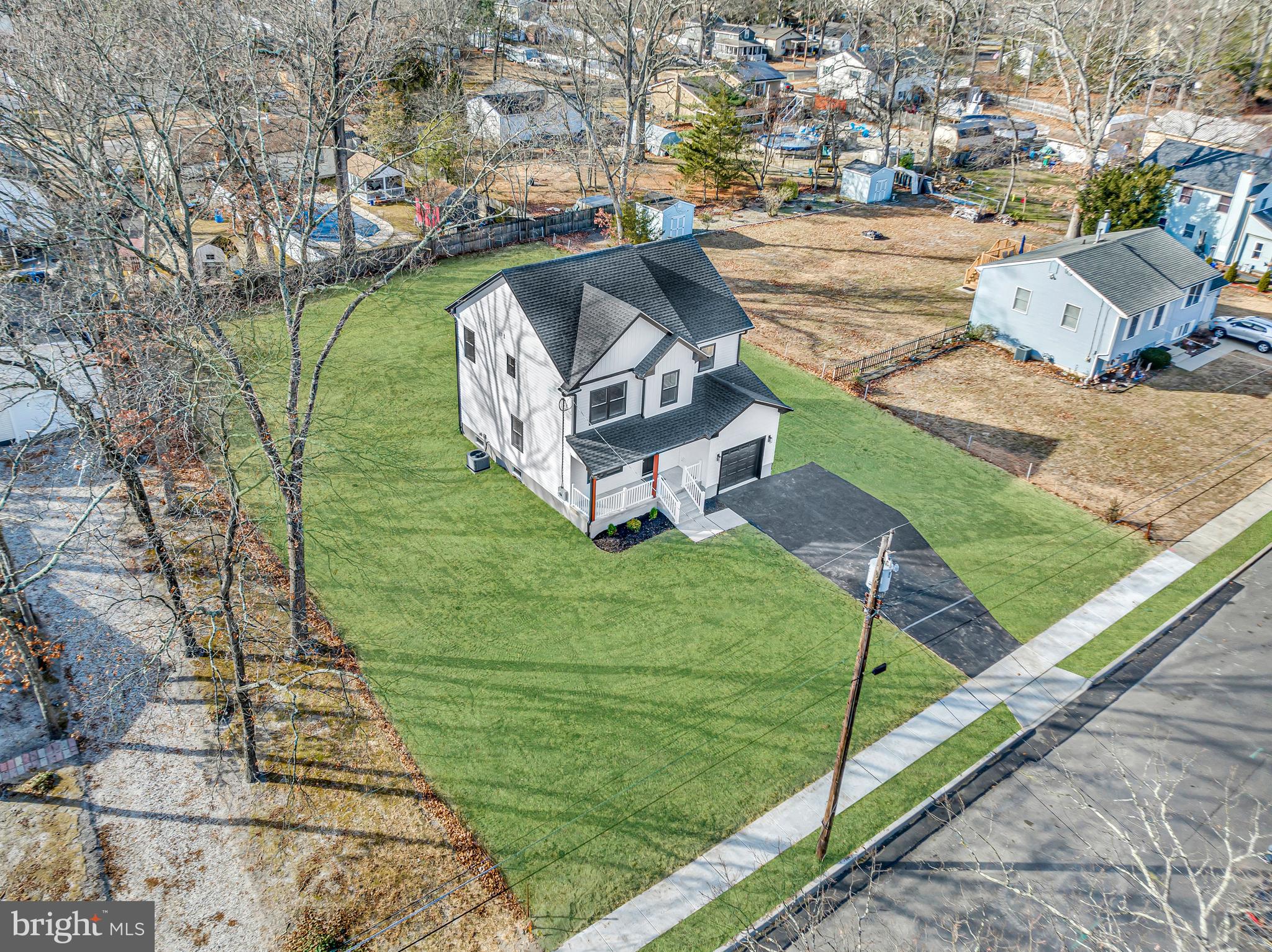 104 E CLEARVIEW AVENUE