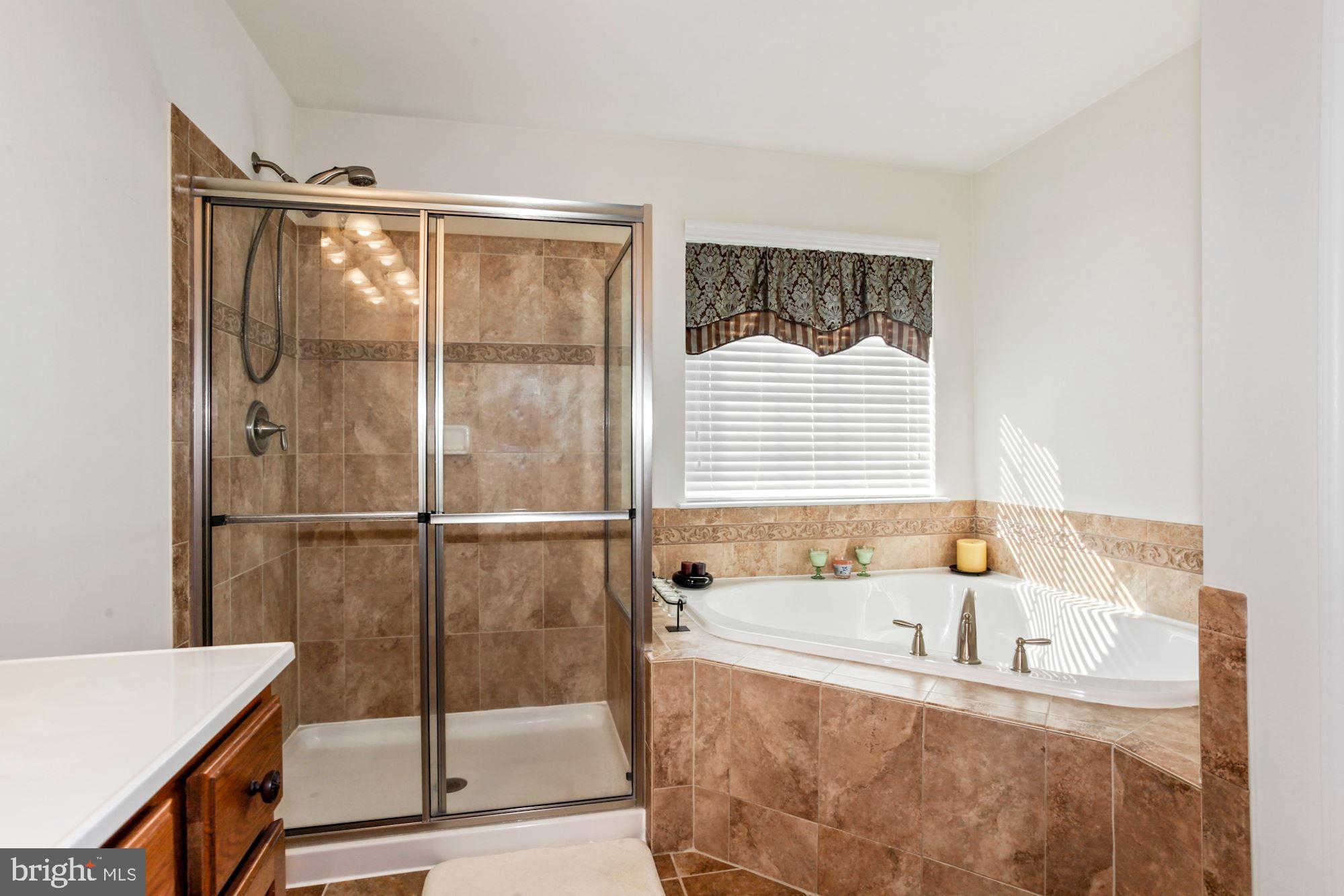 EAGLES POINTE - Residential