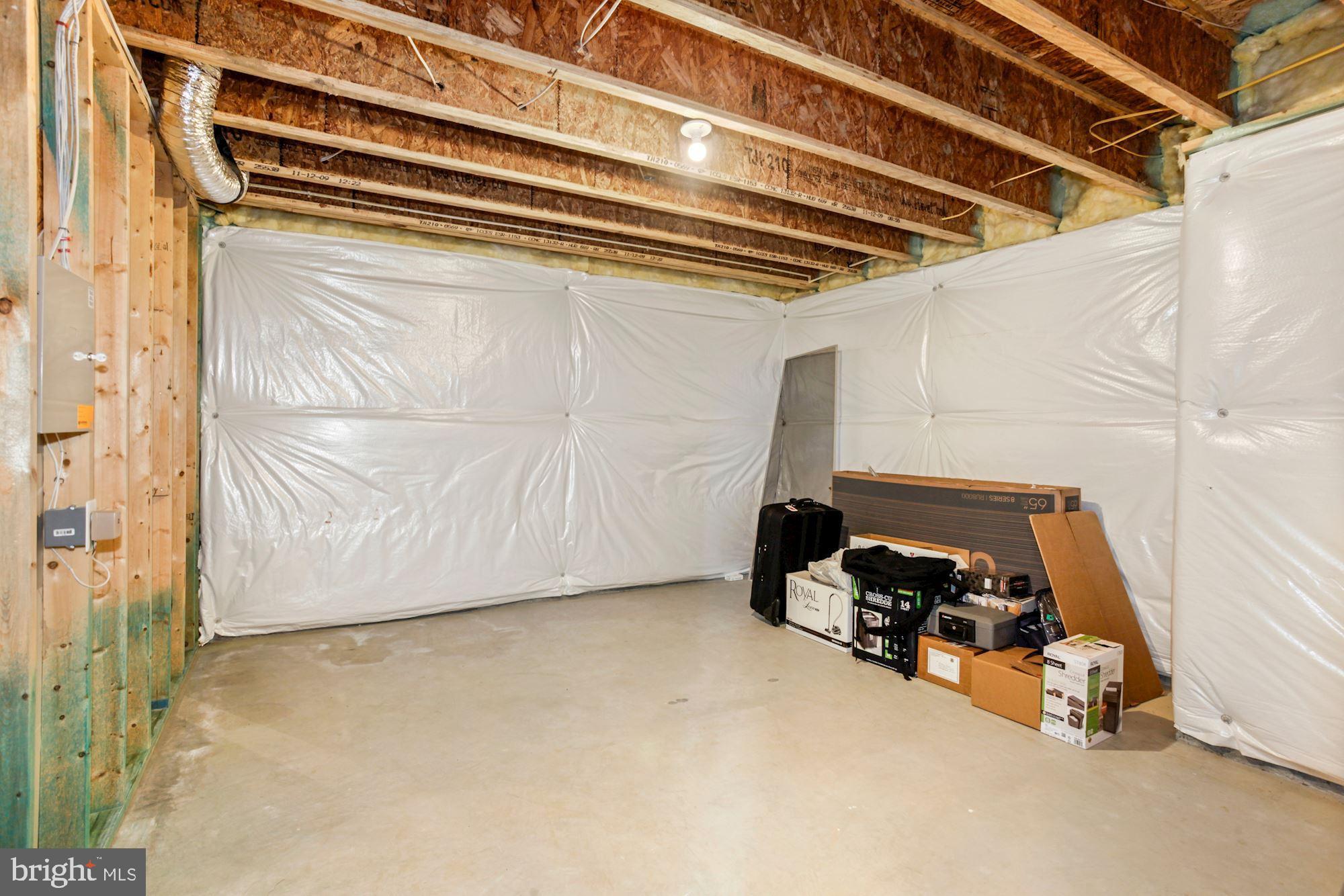 EAGLES POINTE - Residential