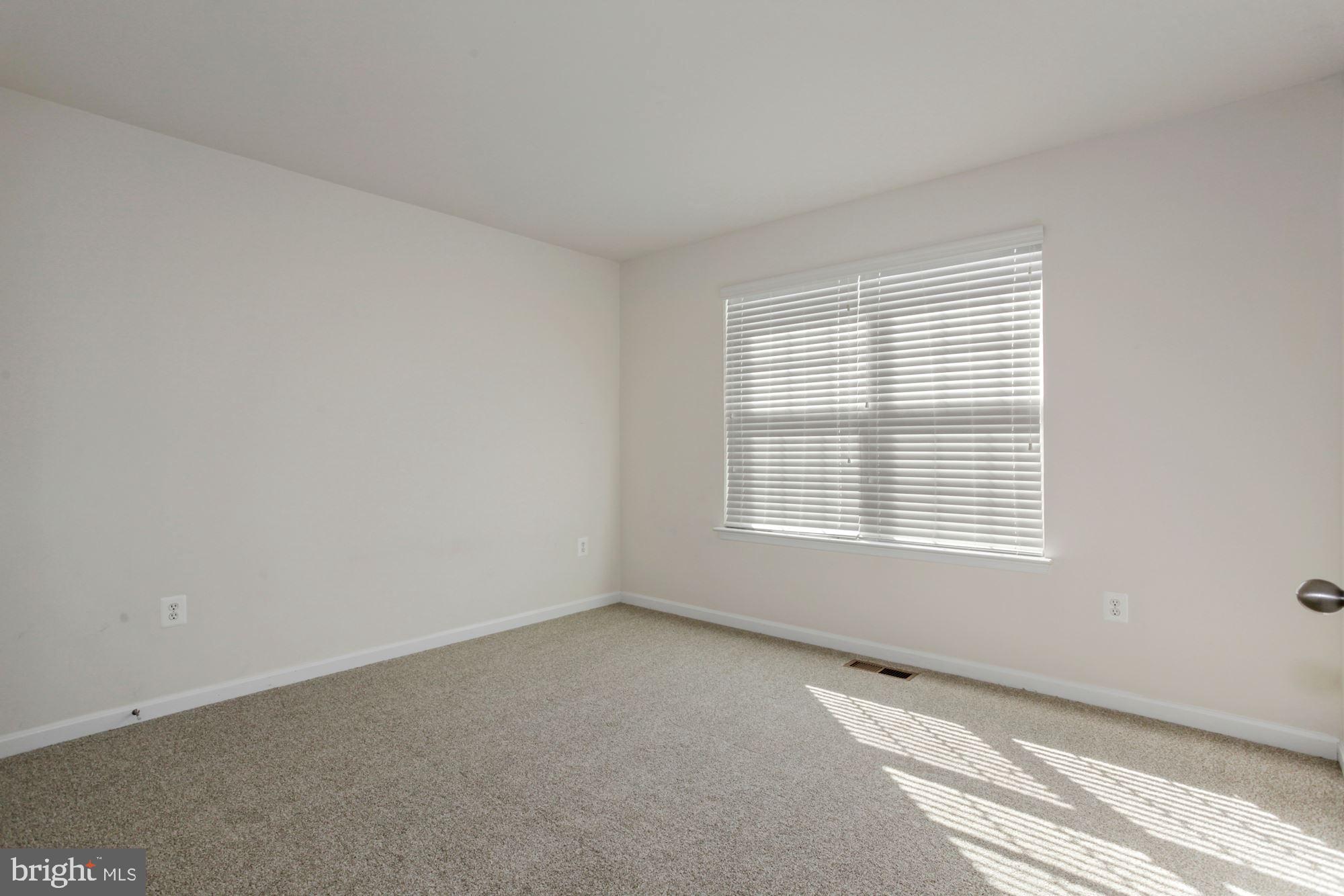 EAGLES POINTE - Residential