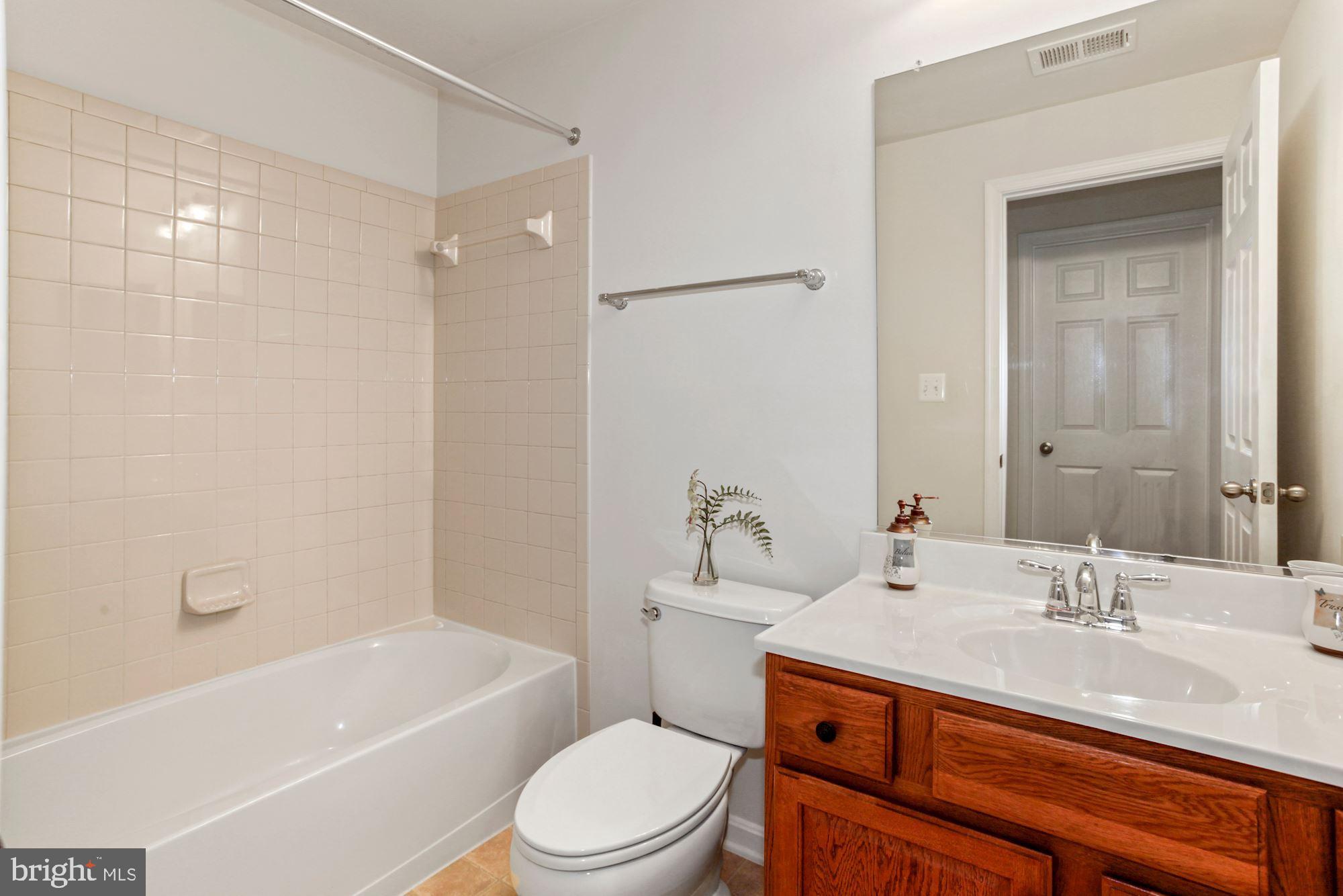 EAGLES POINTE - Residential