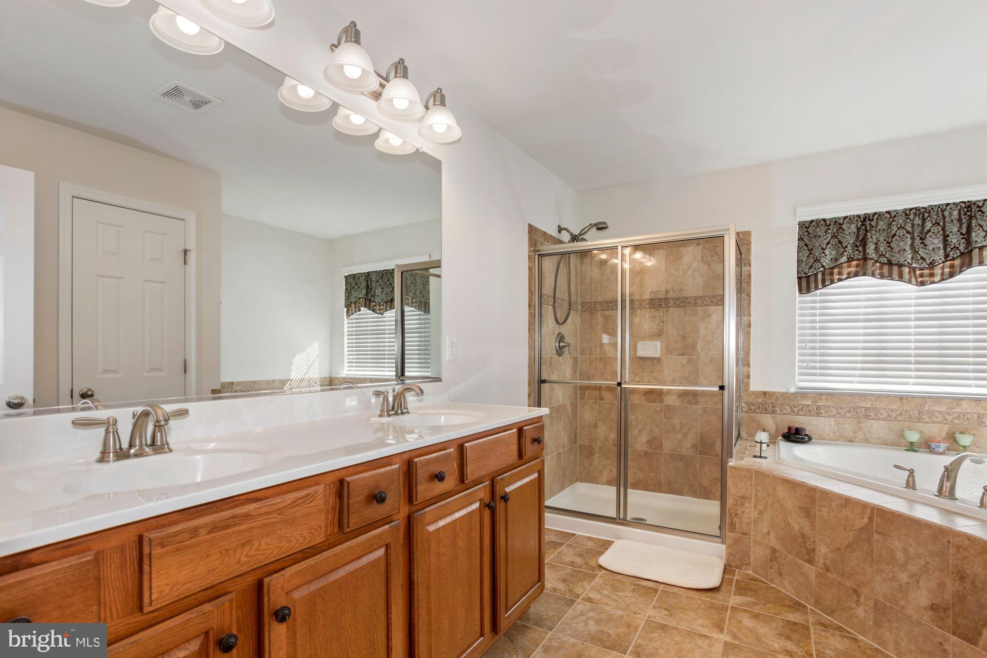 EAGLES POINTE - Residential