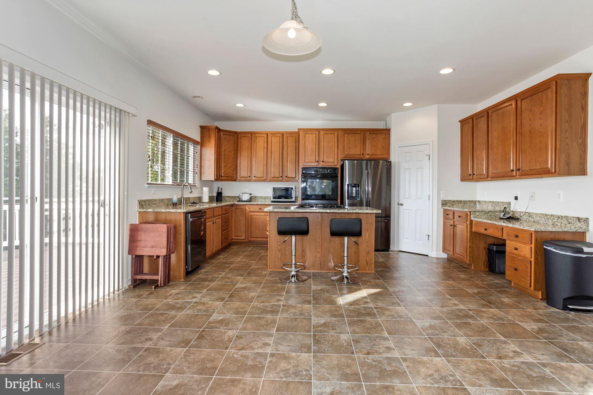 EAGLES POINTE - Residential