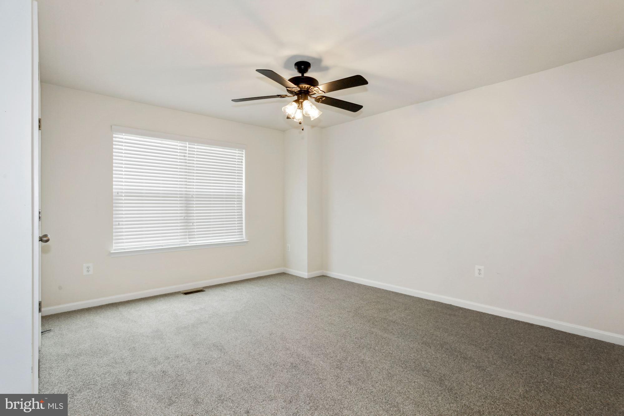 EAGLES POINTE - Residential