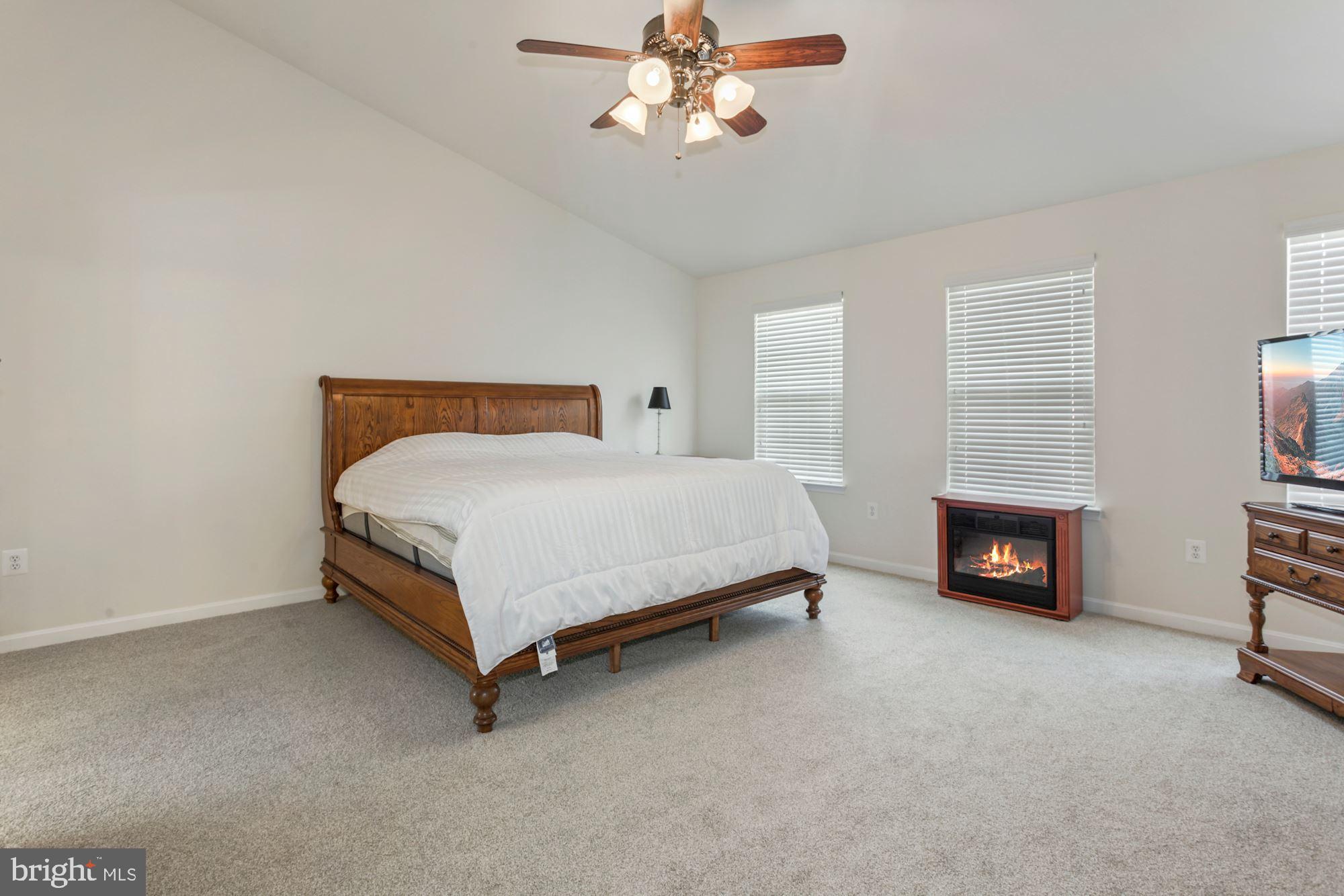 EAGLES POINTE - Residential