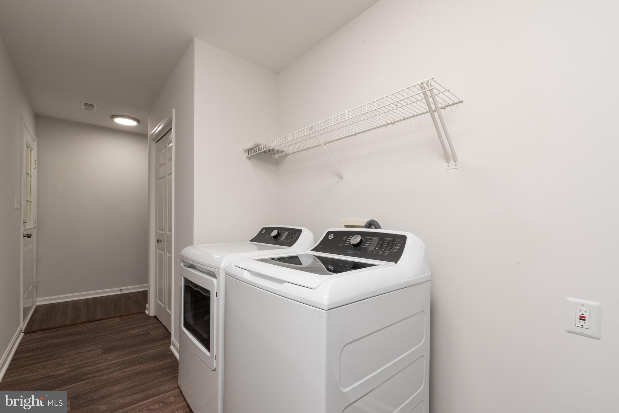 HOLLY OAKS - Residential