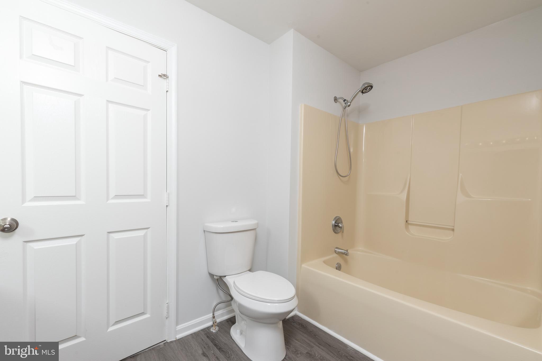 HOLLY OAKS - Residential