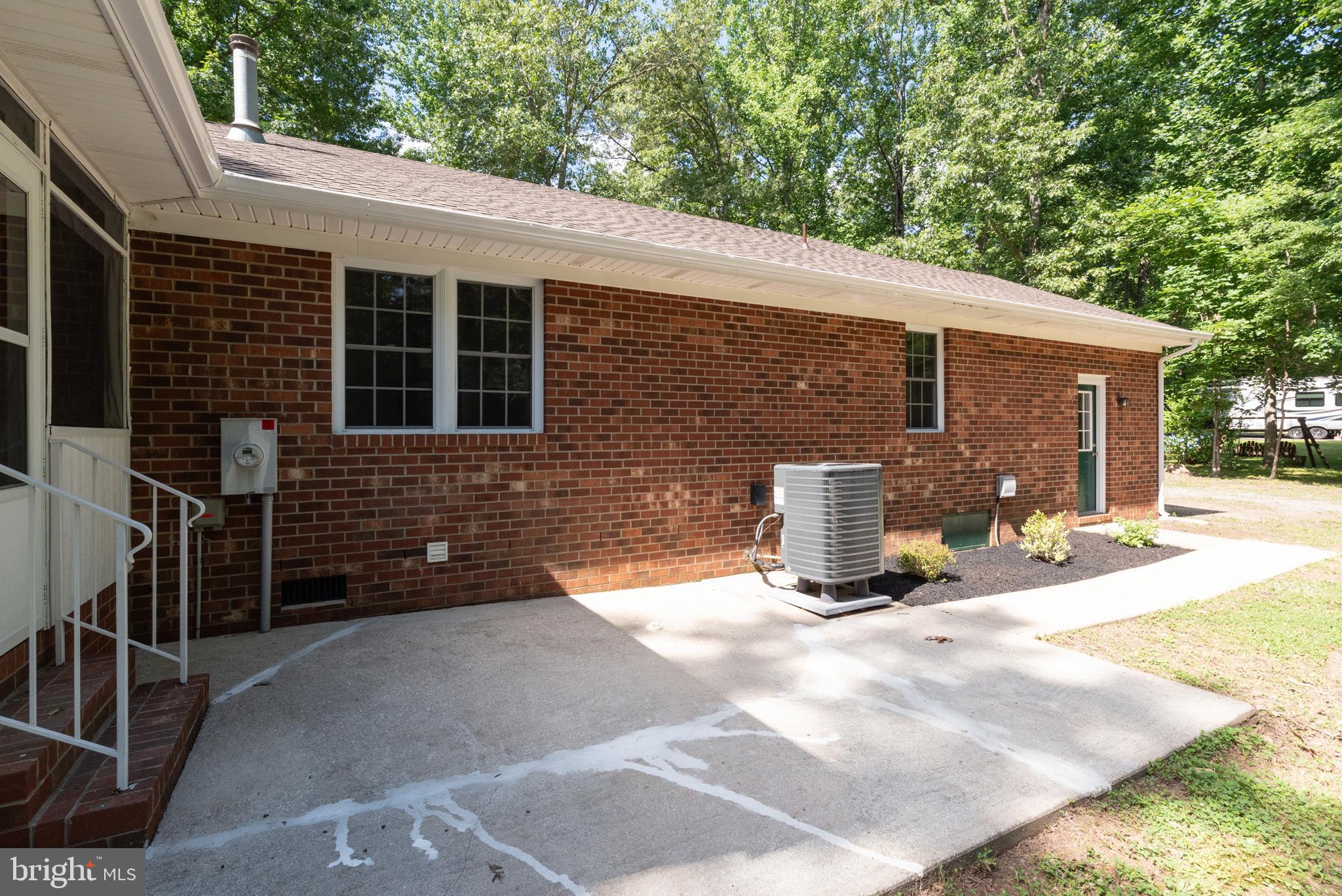 HOLLY OAKS - Residential