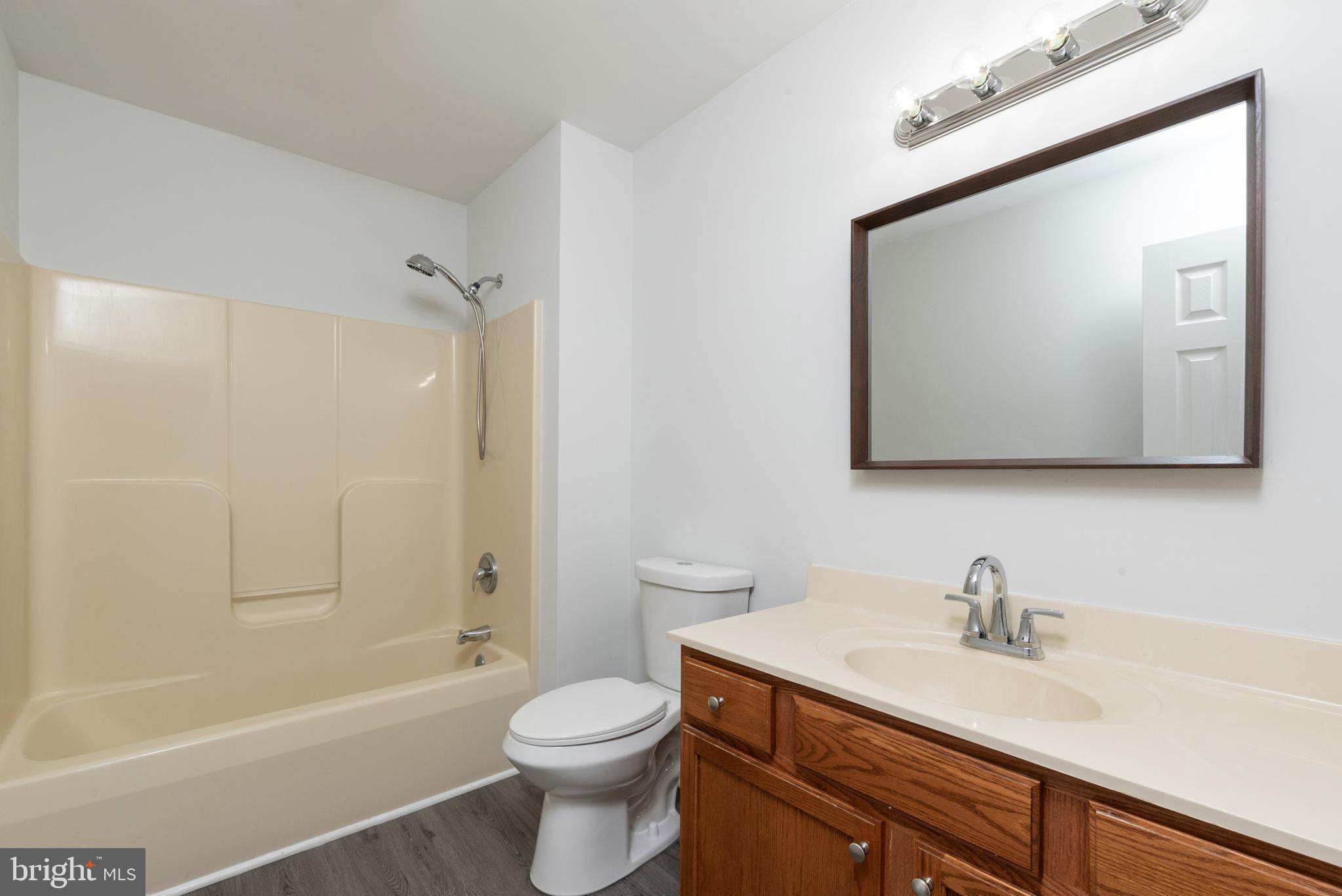 HOLLY OAKS - Residential