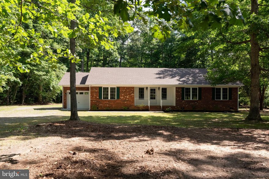 Beautiful 3 Bed 2 Bath Single Family Home. New Carpet, Fresh Paint, Hardwood Floors, Upgraded Counter Tops, Primary Bath, Walk in Closet on a Large, Level One Acre Lot. Must See!