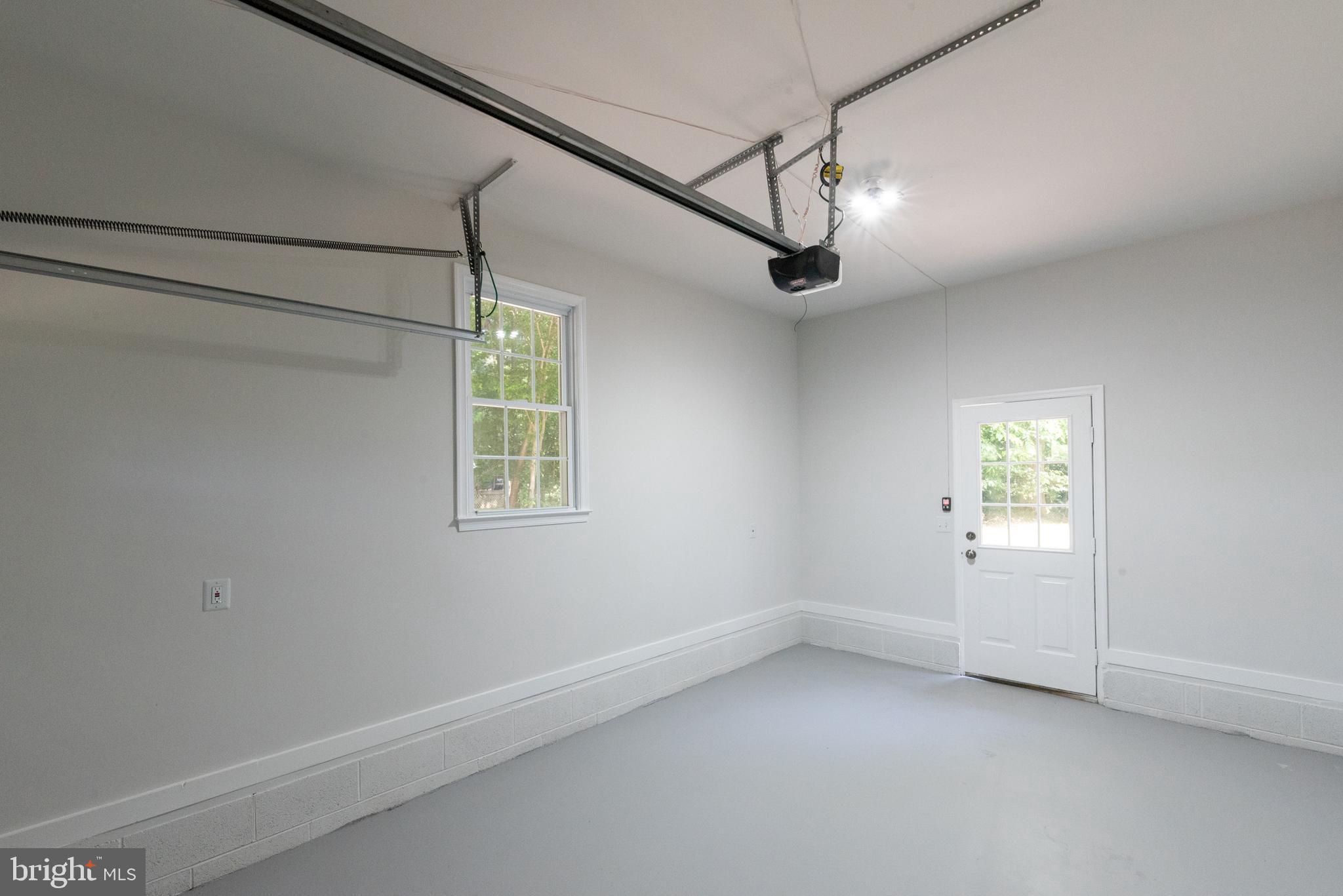 HOLLY OAKS - Residential