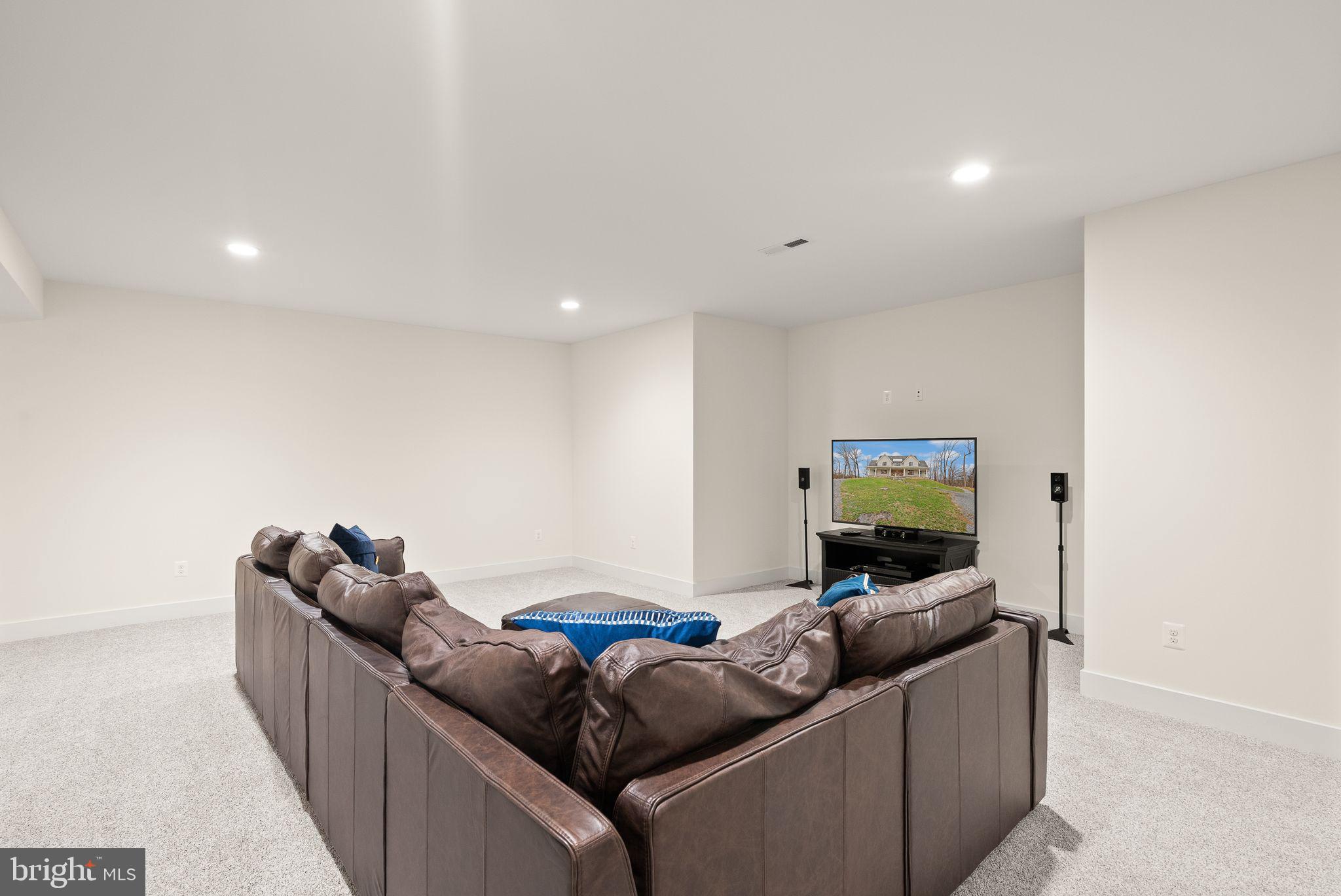 POPLAR HILL - Residential