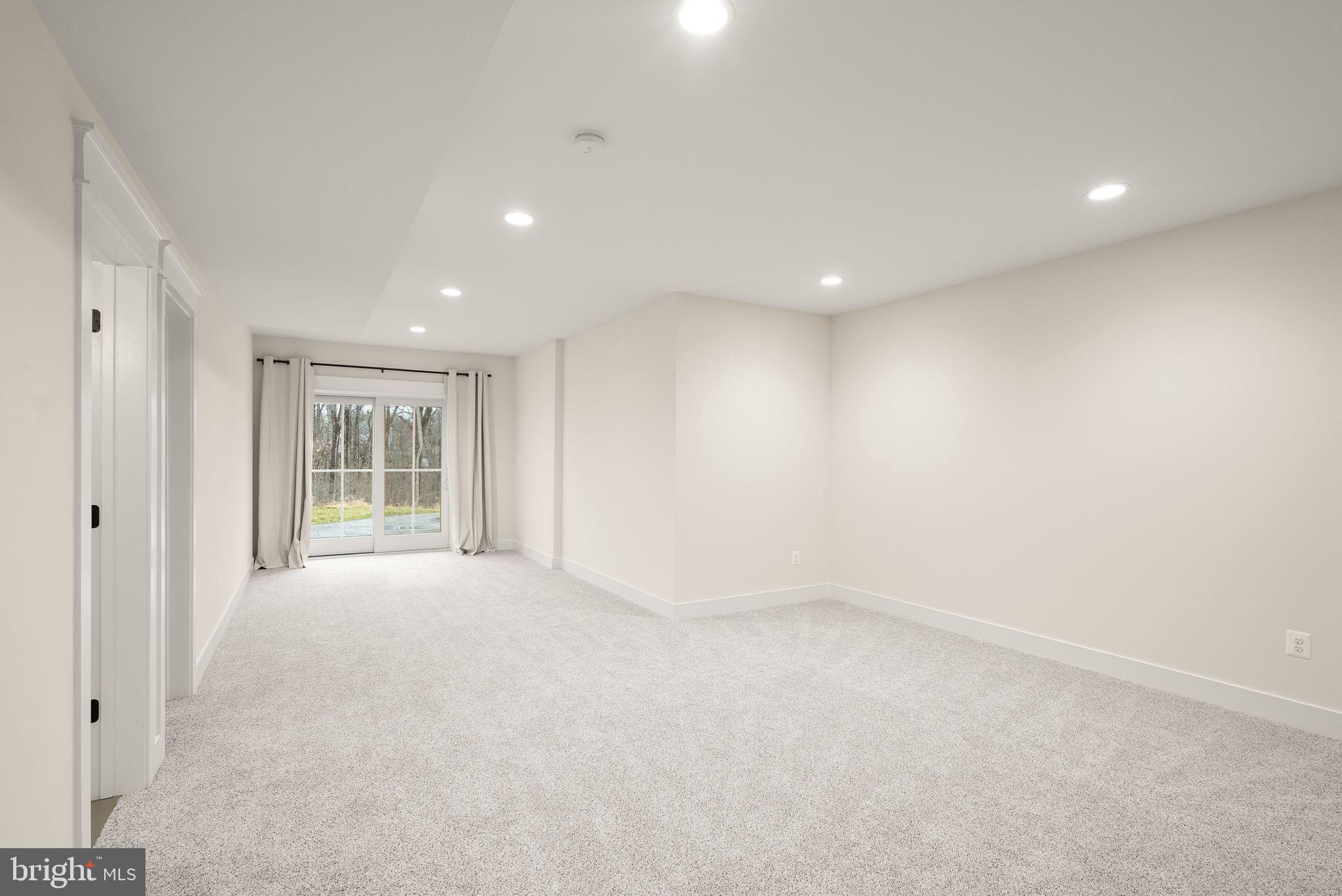 POPLAR HILL - Residential