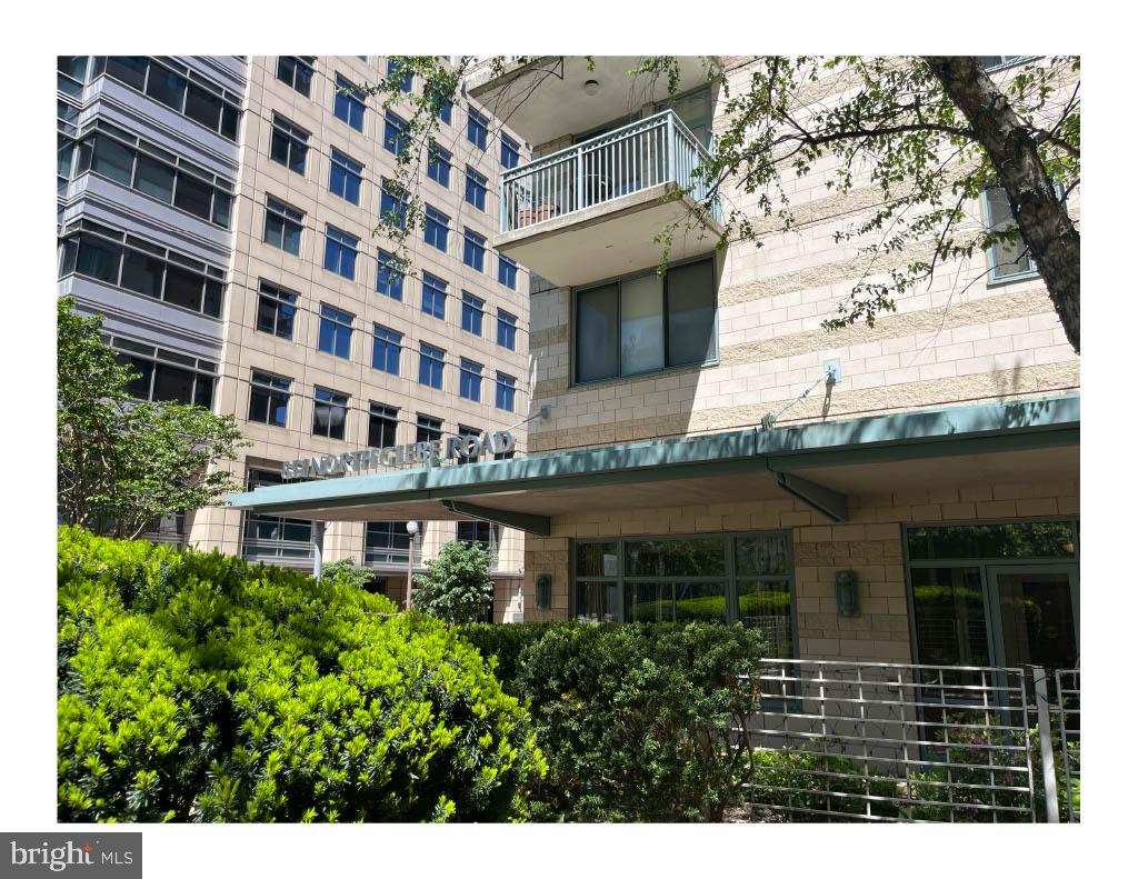 851 N GLEBE ROAD 321